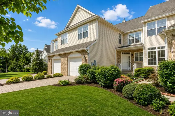 10 Thoreau Ct, EAST WINDSOR, NJ 08520