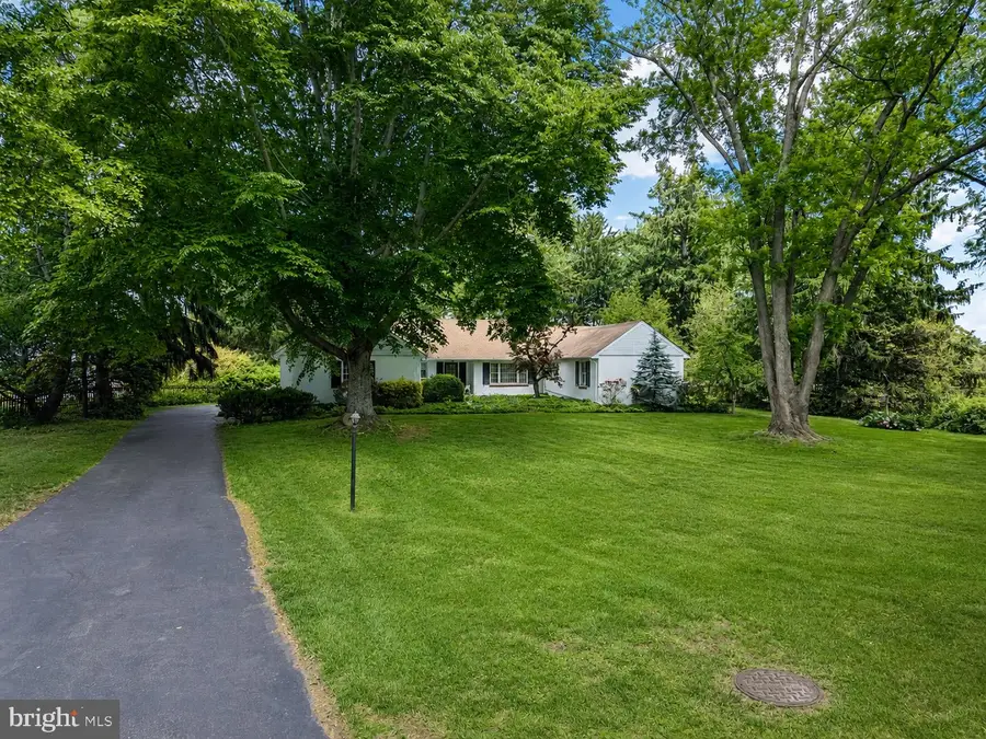 406 Village, Princeton Junction, NJ 08550 - #3