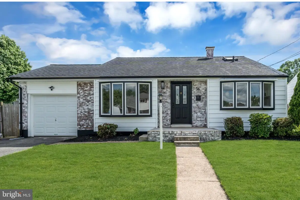 16 Falmouth Rd, Hamilton, NJ 08620 - #1