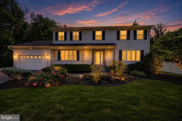 3 Leshin Ln, HIGHTSTOWN, NJ 08520