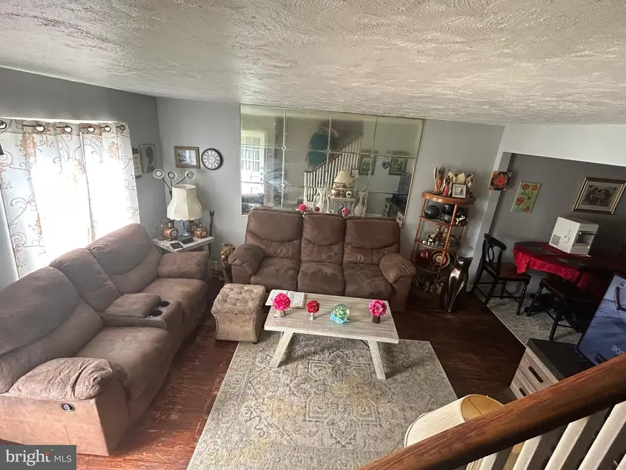 831 Parkside Ave, Trenton, NJ 08618 - #3