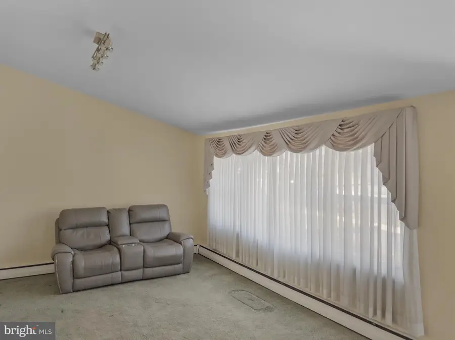 155 Locust Ave W, Hamilton, NJ 08610 - #3