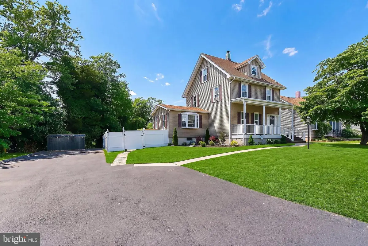 134 Lakeside Blvd, Hamilton, NJ 08610 - #1