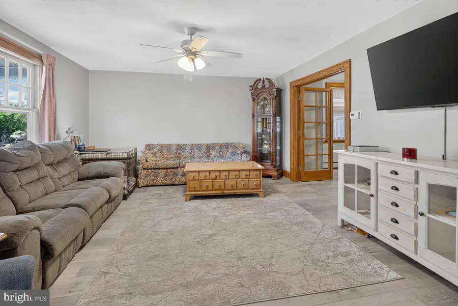 8 Pennroad Ave, Ewing, NJ 08638 - #2