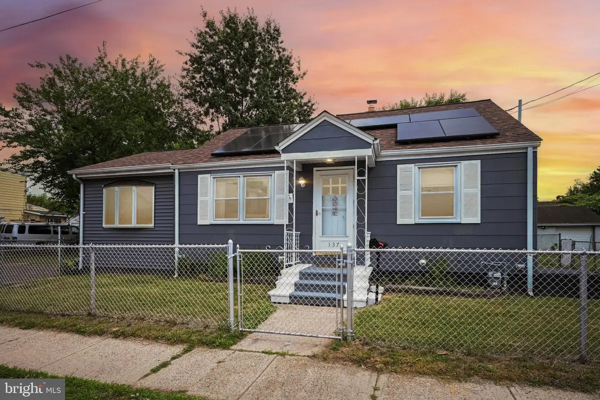 137 Edmund St, Hamilton, NJ 08610 - #1