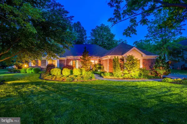 4 Hedge Row, LAWRENCE TOWNSHIP, NJ 08648