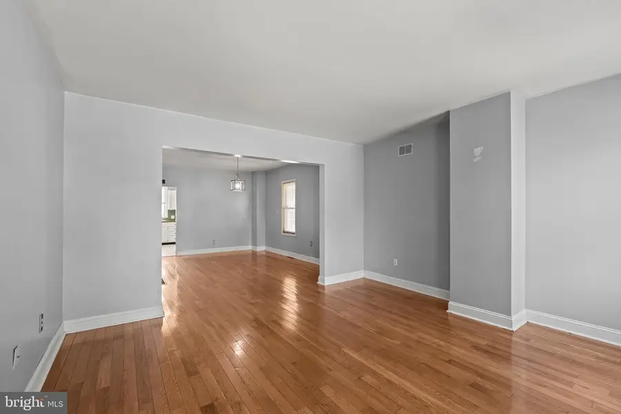 423 Woodland St, Trenton, NJ 08610 - #3