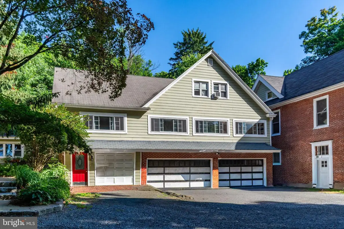 5 Castle Ln, Hopewell, NJ 08525 - #1