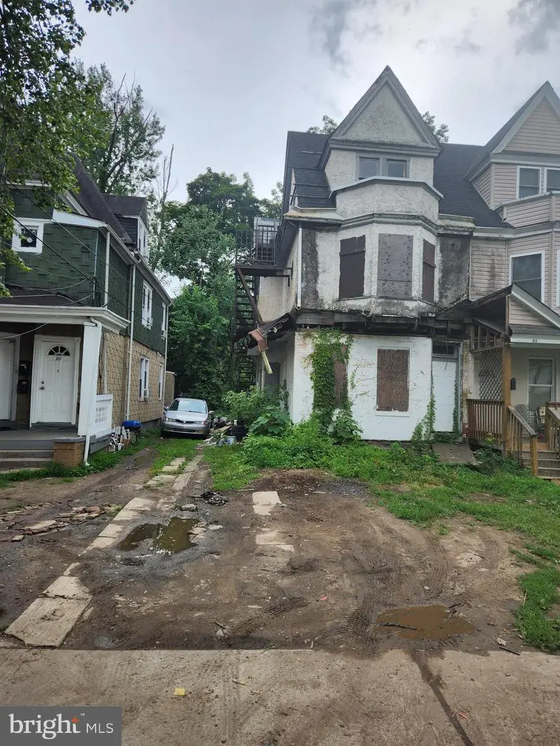 823 Carteret Ave, Trenton, NJ 08618 - #2