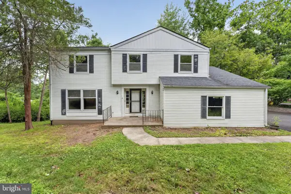 22 Forest, EWING, NJ 08628