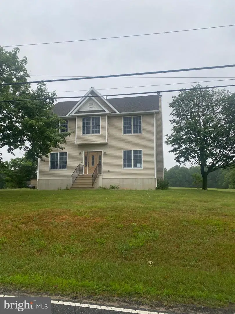 241 Windsor Rd, Robbinsville, NJ 08691 - #1