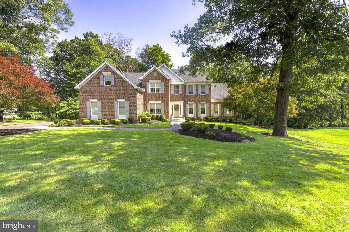 10 Newport Dr, West Windsor, NJ 08550 - #1