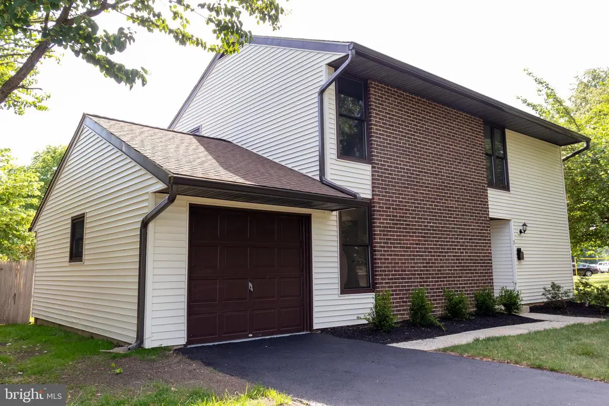 2 Enfield Dr, East Windsor, NJ 08520 - #1