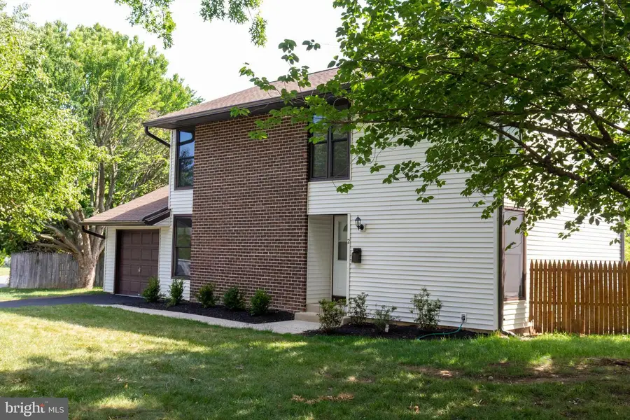 2 Enfield Dr, East Windsor, NJ 08520 - #3