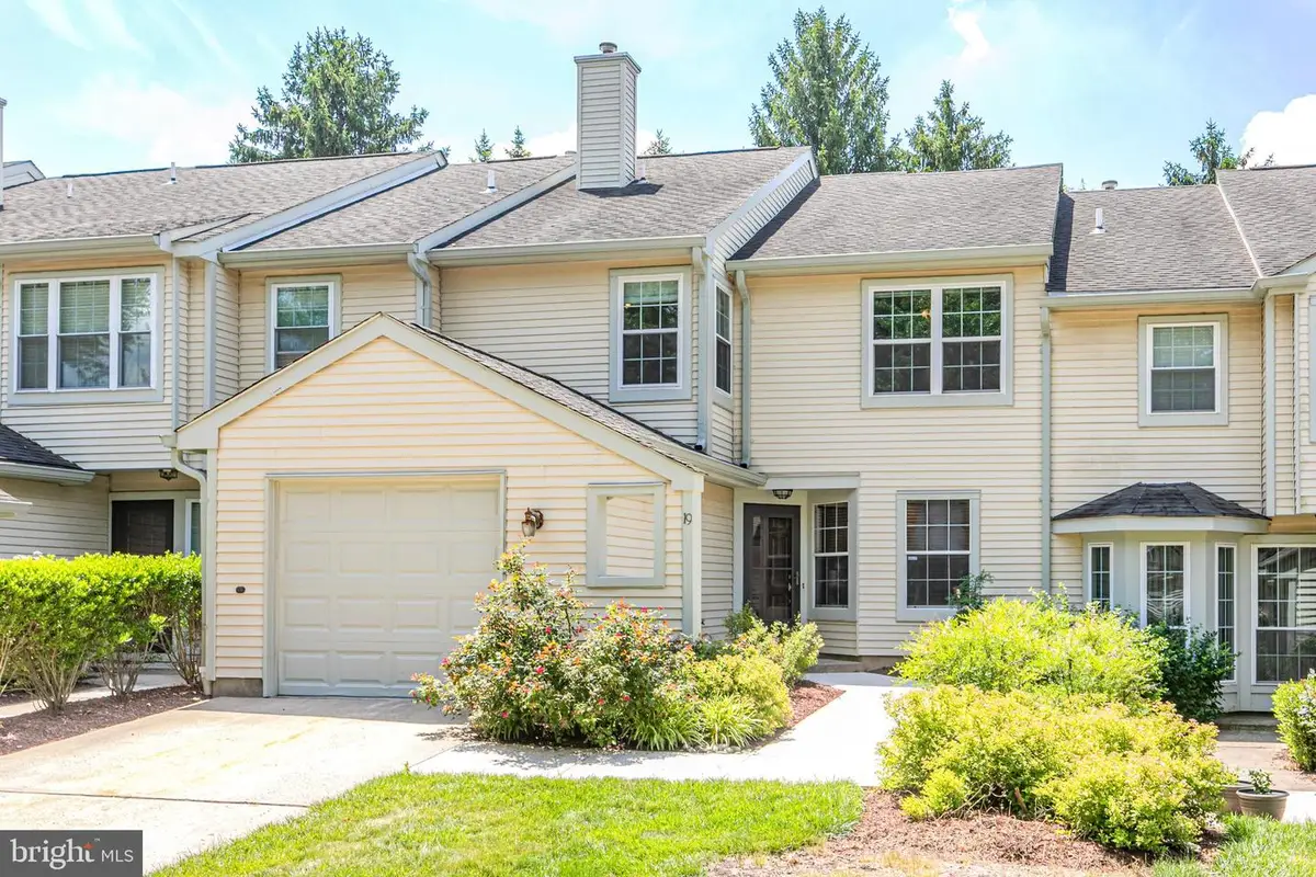 19 Towpath Ct, Princeton, NJ 08540 - #1