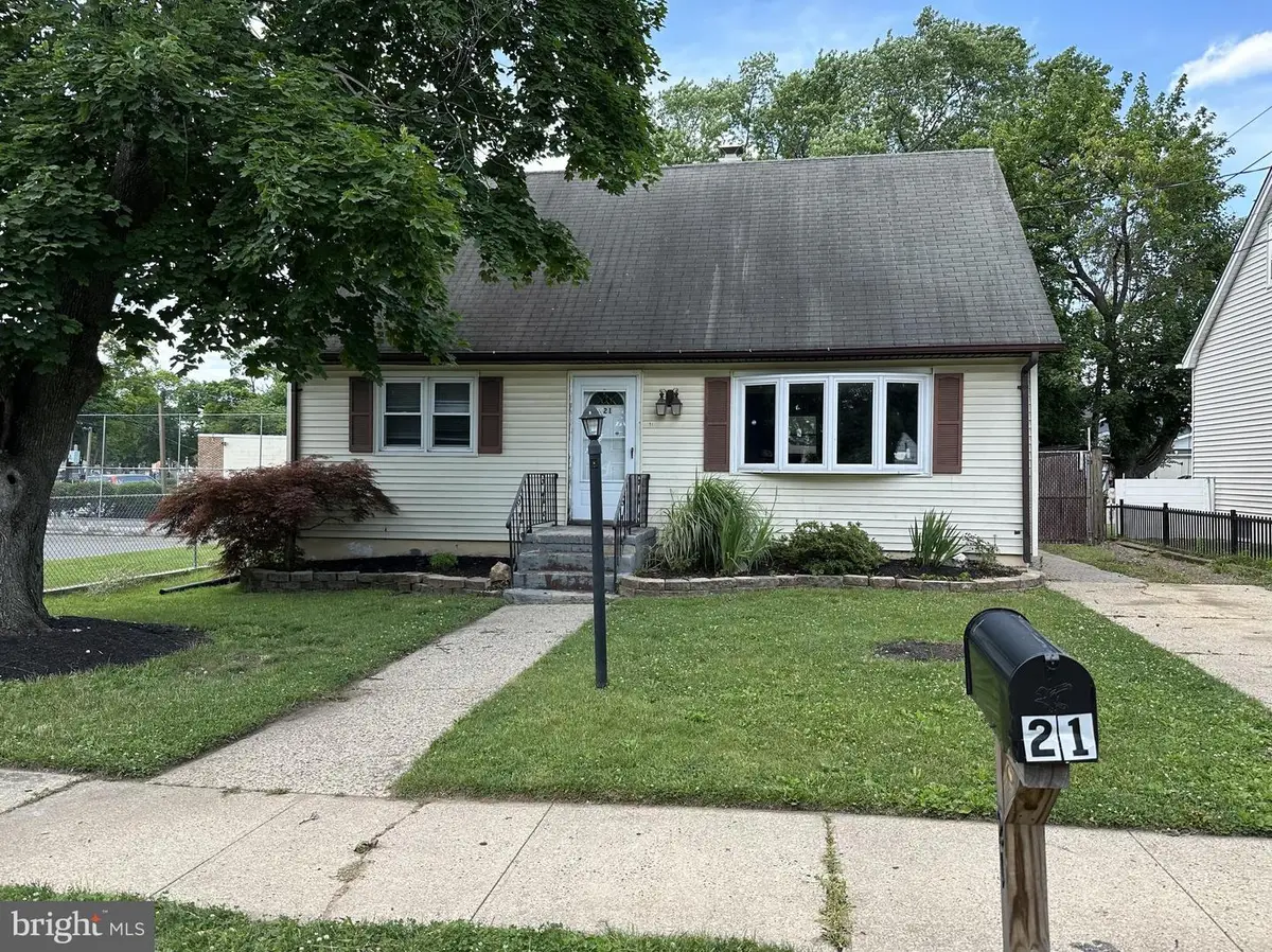 21 Loomis Ave, Hamilton, NJ 08610 - #1