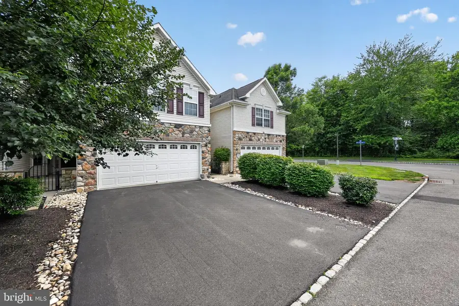 28 Sutton Ct, Pennington, NJ 08534 - #3