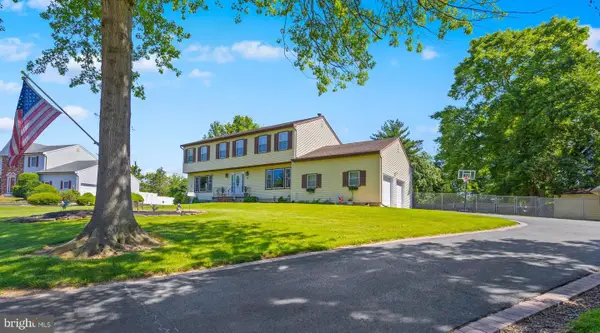99 Willis Dr, EWING, NJ 08628