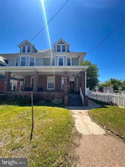 717 Hamilton Ave, Trenton, NJ 08629 - #1