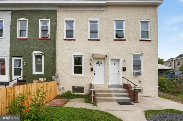 4 Lansing Aly, TRENTON, NJ 08638