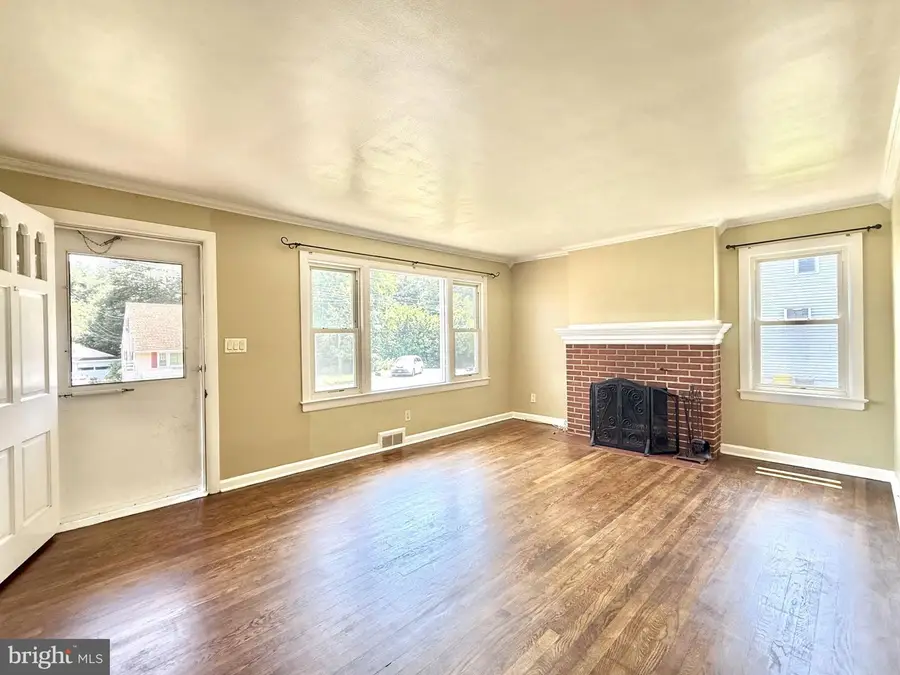 61 Colson St, Hamilton, NJ 08610 - #3
