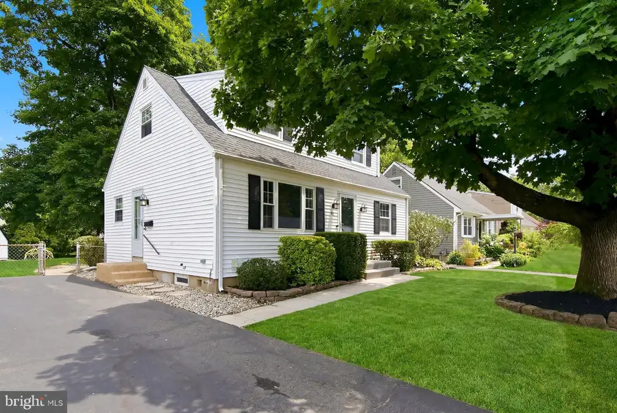 43 Longwood Dr, Hamilton, NJ 08620 - #3