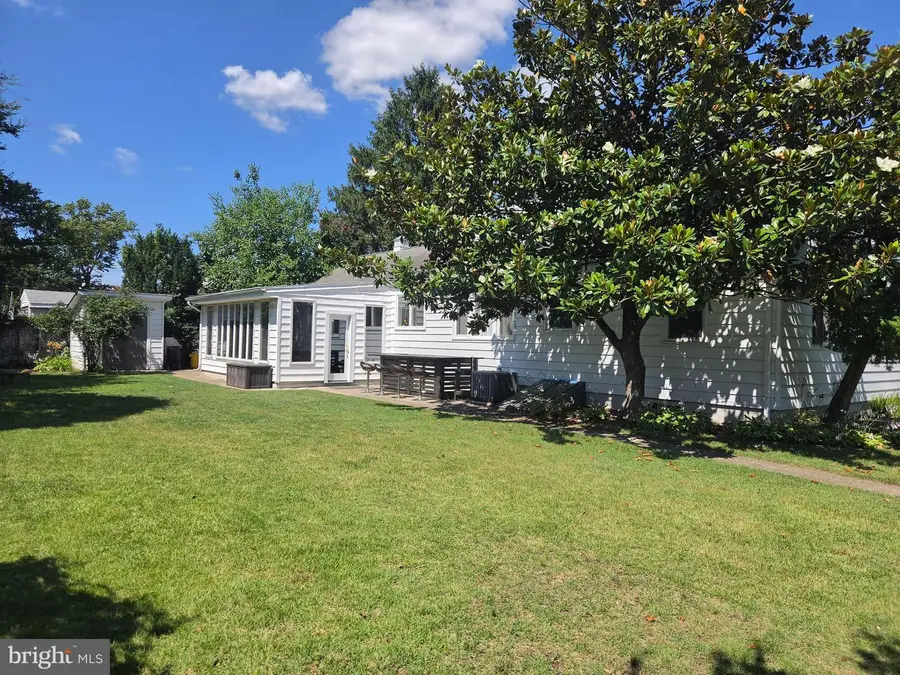 321 Buttonwood St, Hamilton, NJ 08619 - #3