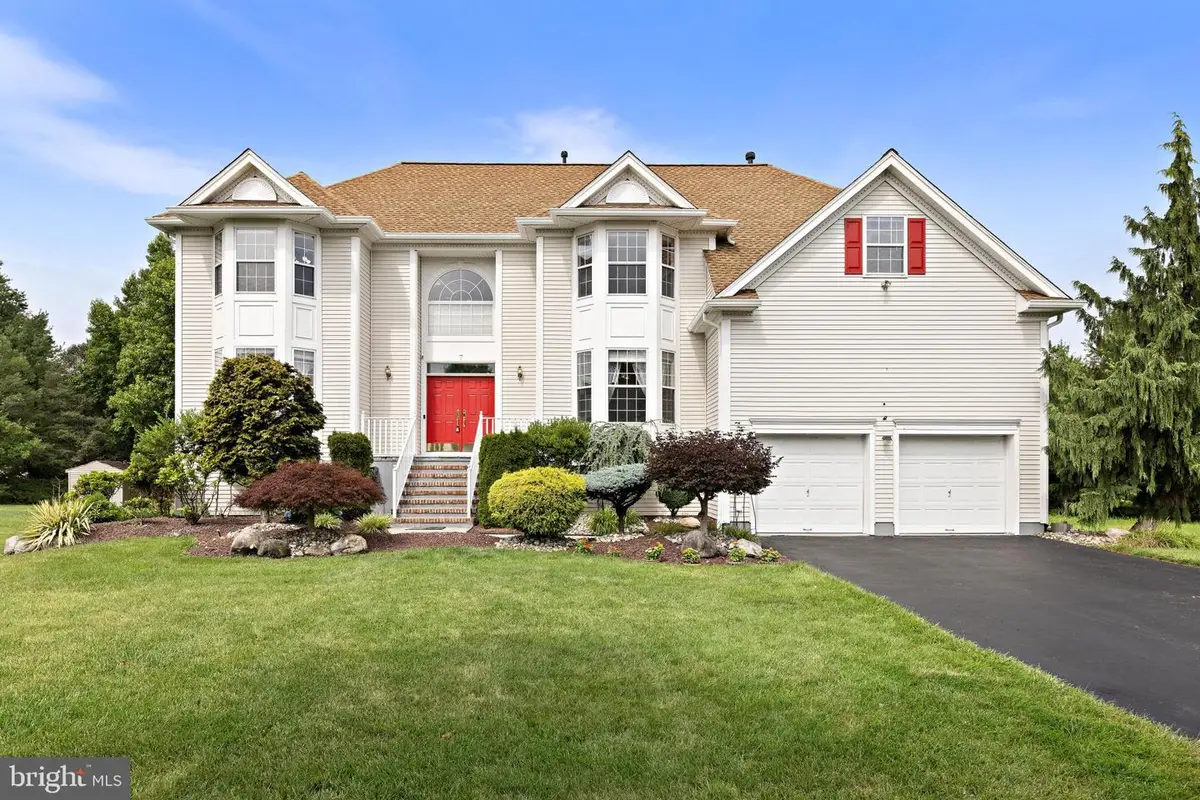 7 Taft Ct, East Windsor, NJ 08520 - #1