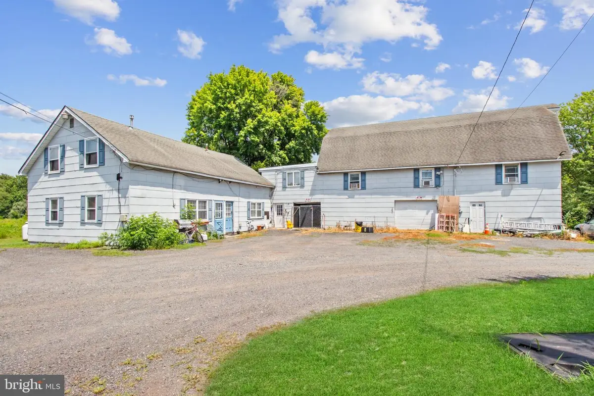 33 Allens Rd, Hightstown, NJ 08520 - #1