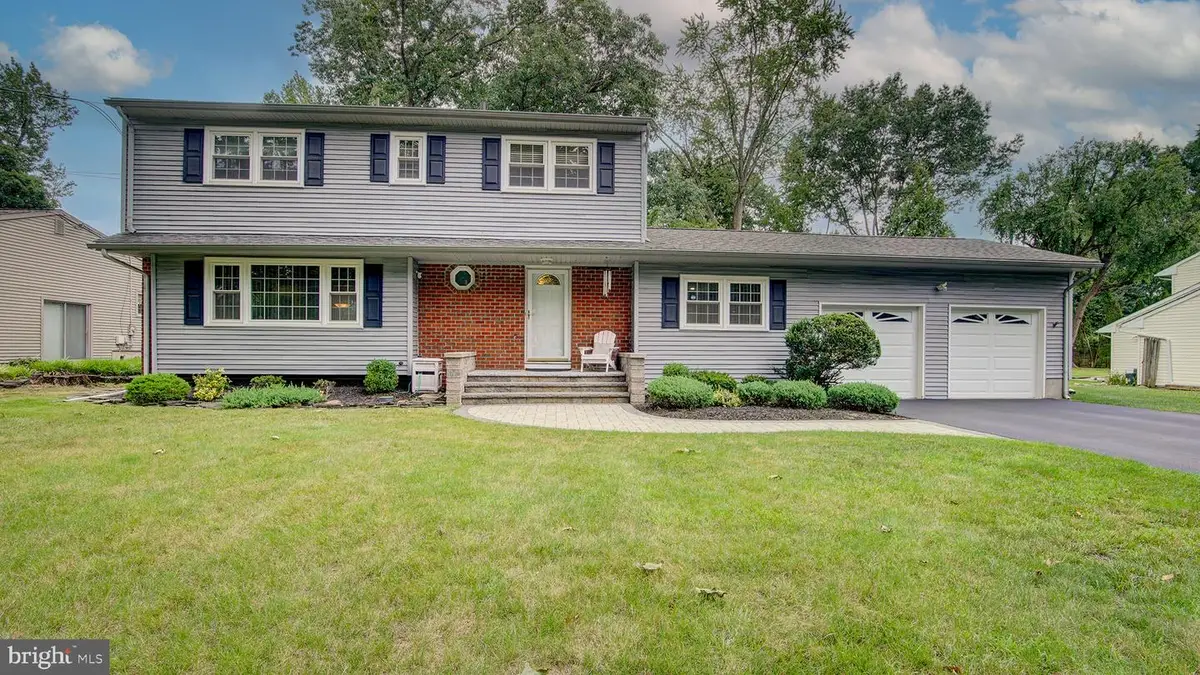 10 Cornwall Dr, East Windsor, NJ 08520 - #1
