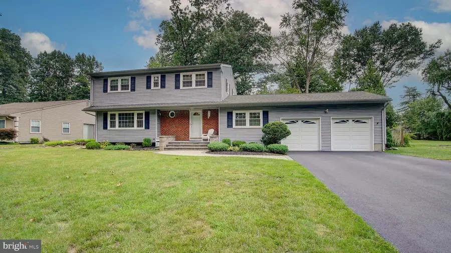 10 Cornwall Dr, East Windsor, NJ 08520 - #3