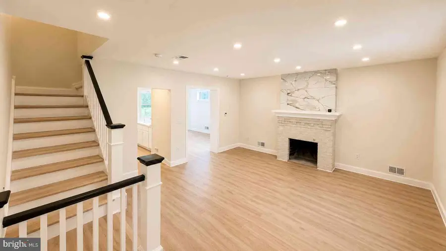 26 Elmhurst Ave, Trenton, NJ 08618 - #3