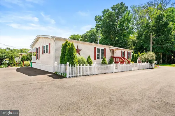 605 3rd Ave, ROBBINSVILLE, NJ 08691