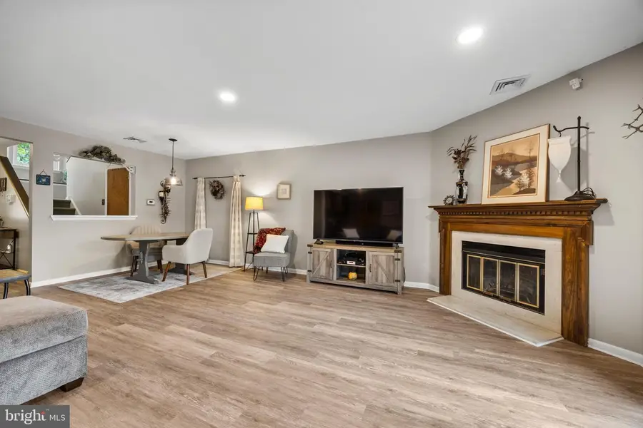 15 Willow Bend Dr, Hamilton, NJ 08690 - #2