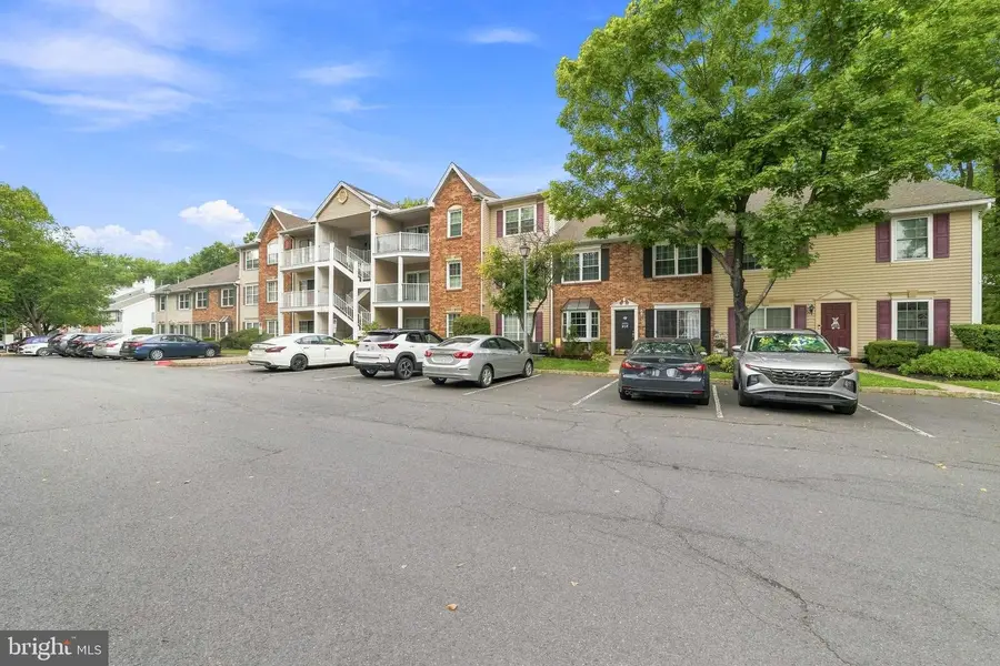 85 Cheverny Ct, Hamilton, NJ 08619 - #2
