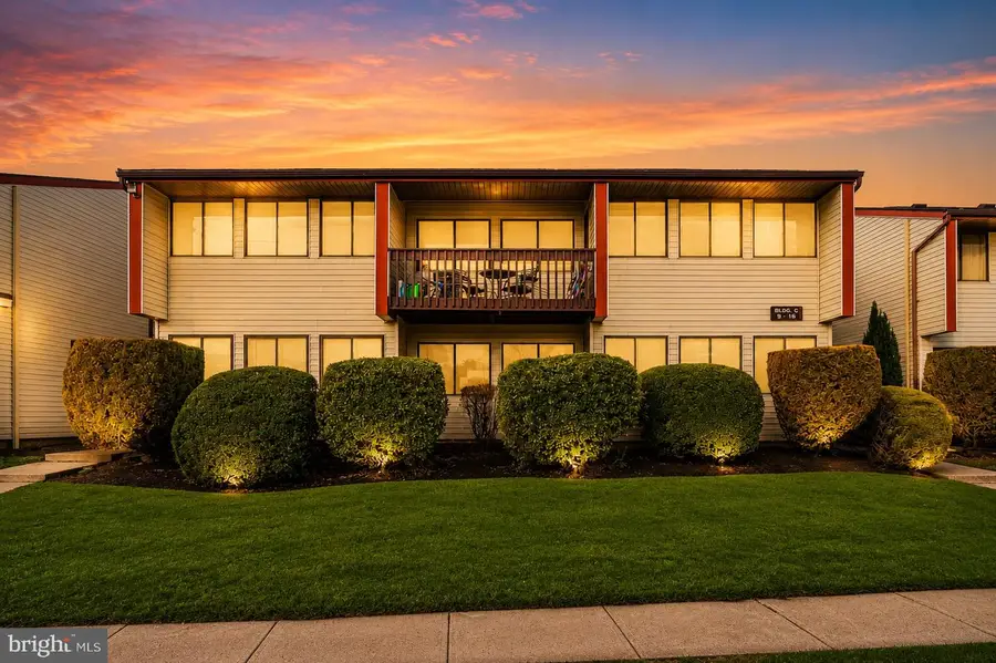 9 Avon Dr E, Hightstown, NJ 08520 - #2