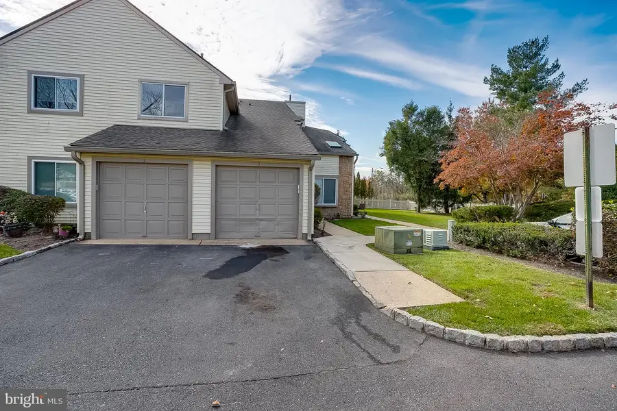 5 Chatham Ct, Hightstown, NJ 08520 - #2