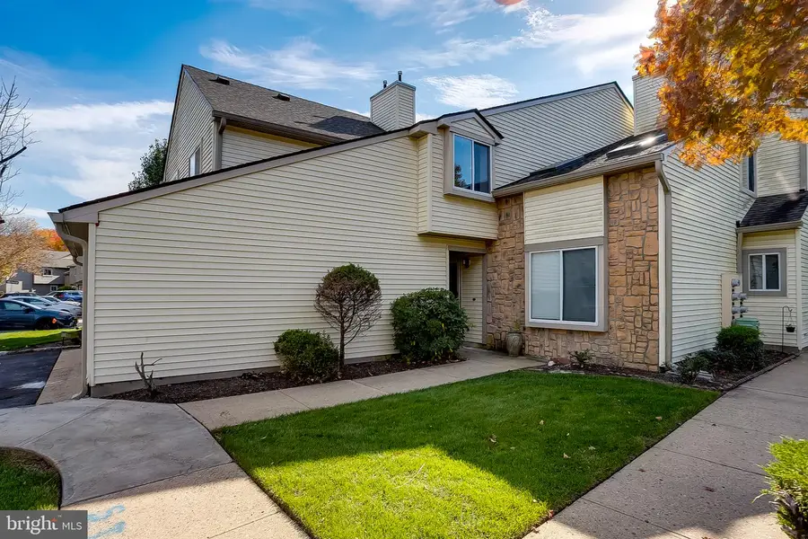5 Chatham Ct, Hightstown, NJ 08520 - #3
