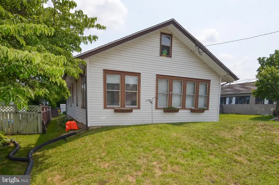 40 Lansing Ave, Hamilton, NJ 08619 - #2
