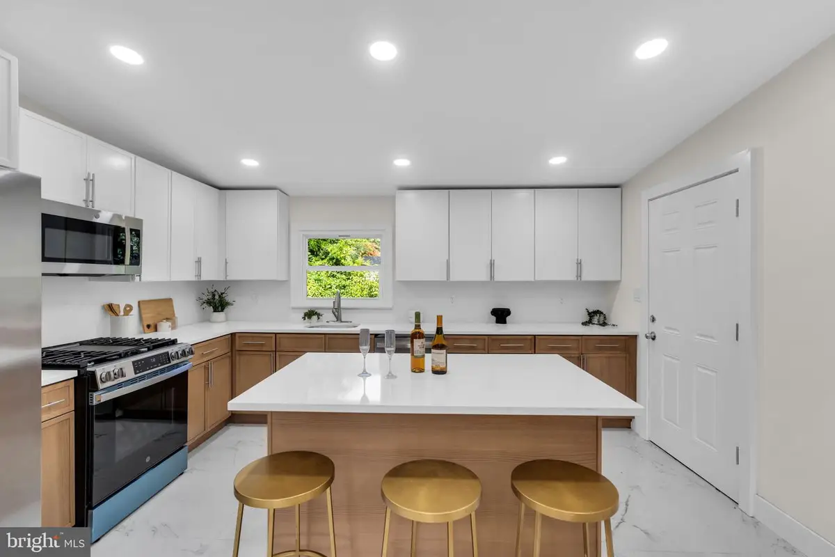 323 Concord Ave, Ewing, NJ 08618 - #1