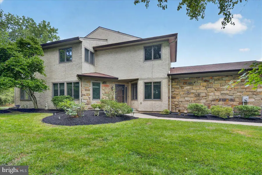 81 Woodmont Dr, Lawrenceville, NJ 08648 - #3