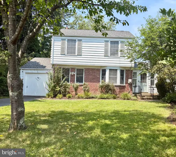 98 Palmer Ln, EWING, NJ 08618