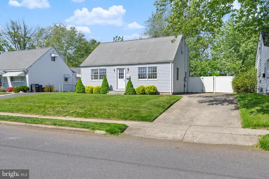 87 Pennwood Dr, Trenton, NJ 08638 - #2