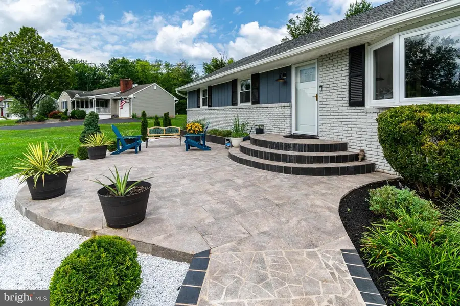 6 Morningside Dr, Pennington, NJ 08534 - #3