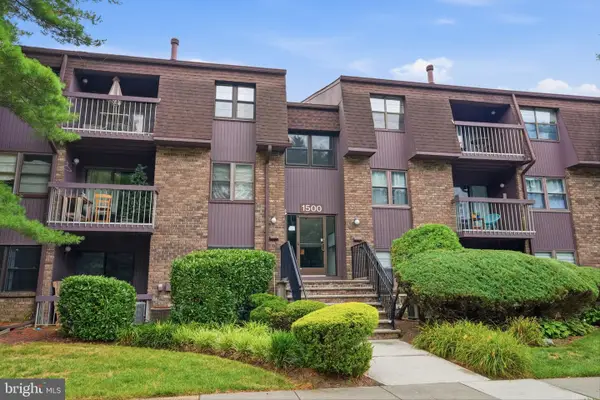 1523 Country Mill Dr, CRANBURY, NJ 08512