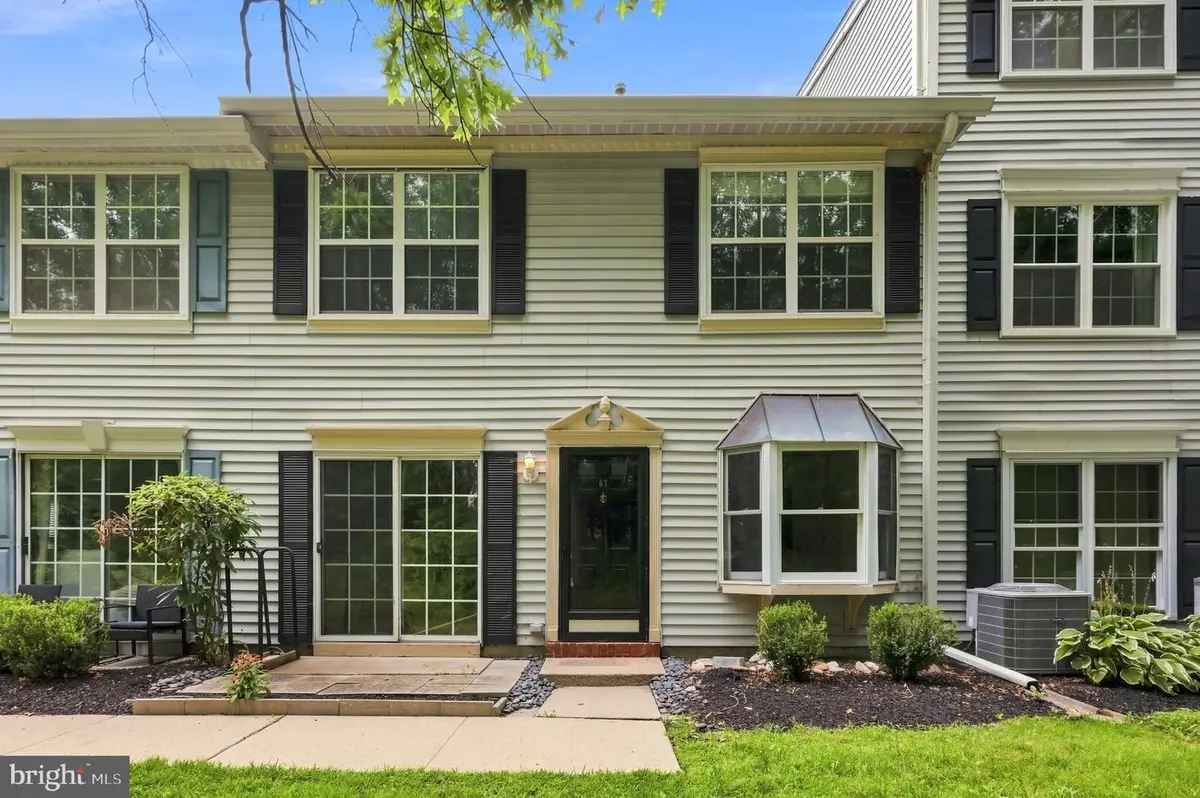 67 Cheverny Ct, Hamilton, NJ 08619 - #1