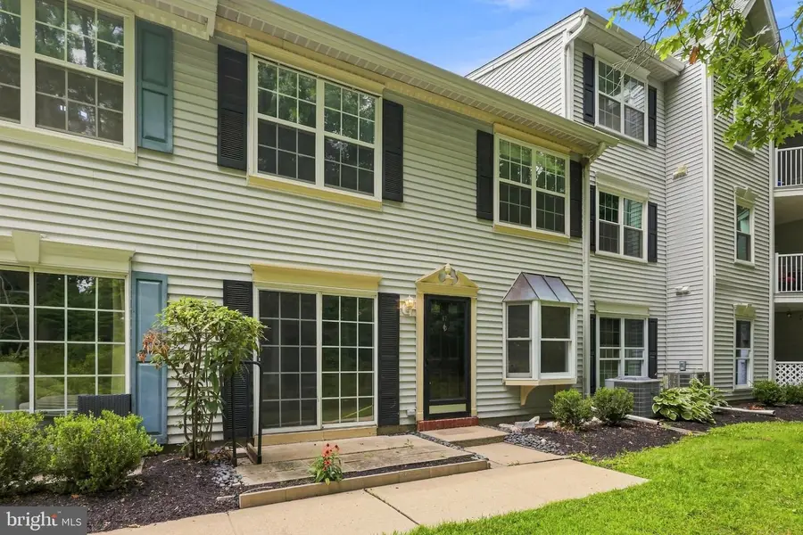 67 Cheverny Ct, Hamilton, NJ 08619 - #2
