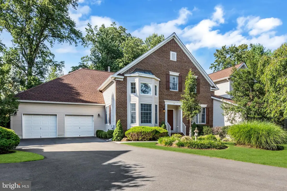 17 Stonewall Cir, Princeton, NJ 08540 - #1