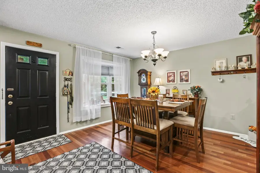 25 Chambord Ct, Hamilton, NJ 08619 - #3