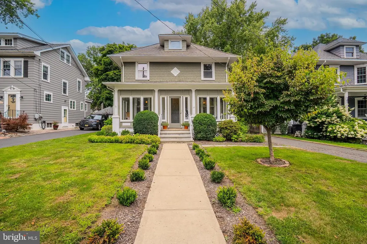 17 E Franklin Ave, Pennington, NJ 08534 - #1